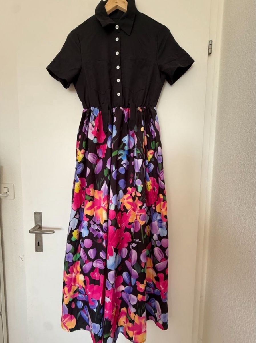 Vestiti: Damen Kleid Schwarz mit Blumenprint Grösse S – Usato da Belp venduto da Lu96