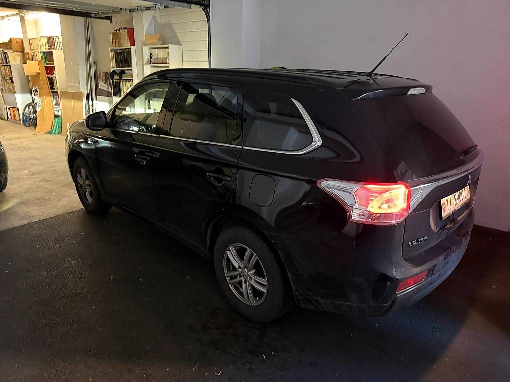 Automobili: Mitsubishi Outlander PHEV NAVI - FULL OPTIONS – Usato da Lugano venduto da inf_j2xd