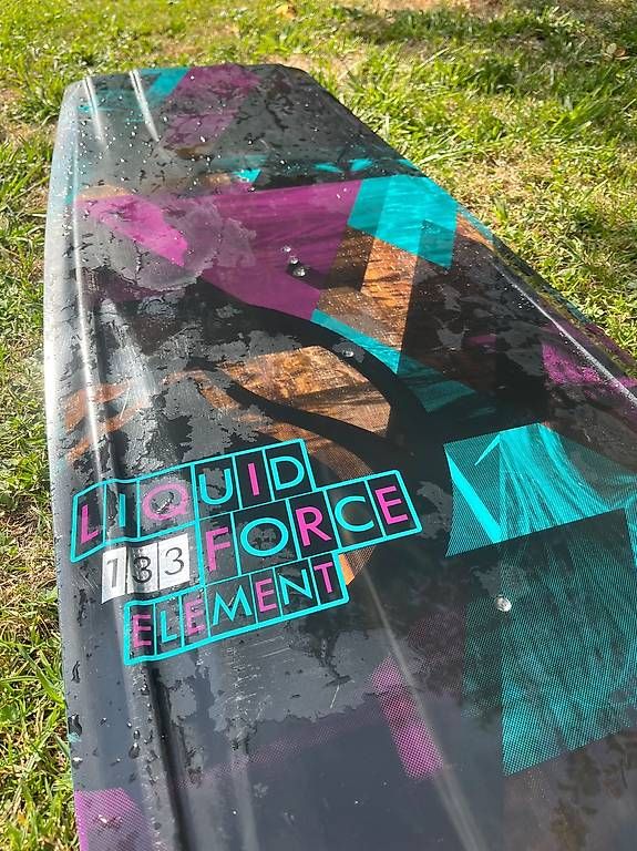 Planches de surf: Liquid Force Element Kiteboard – D'occasion à lüscherz par simple_nic 2