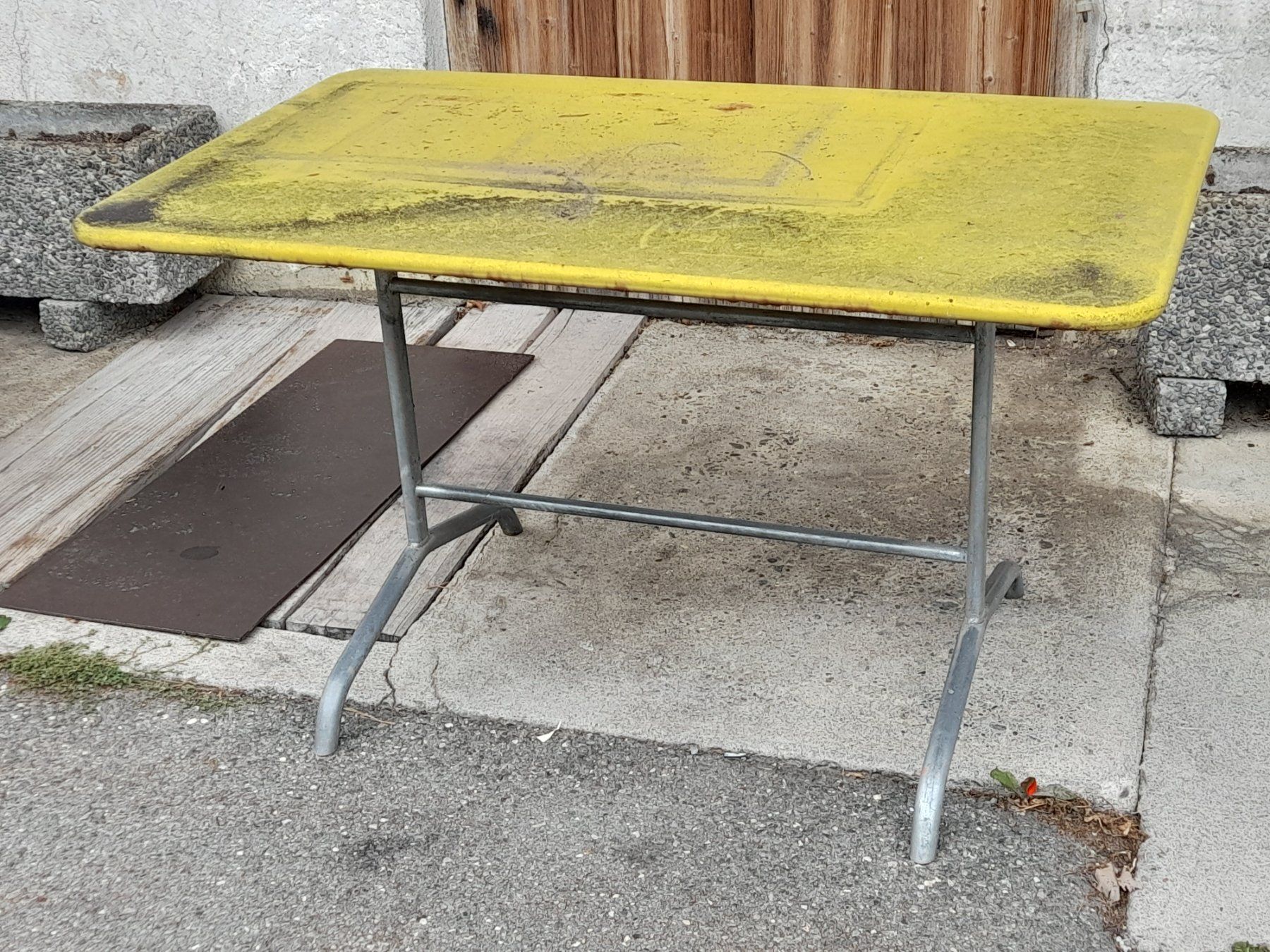 Bigla Tables: Bigla Vintage Gartentisch – D'occasion à Aeschi b.Spiez par 52__yhr6