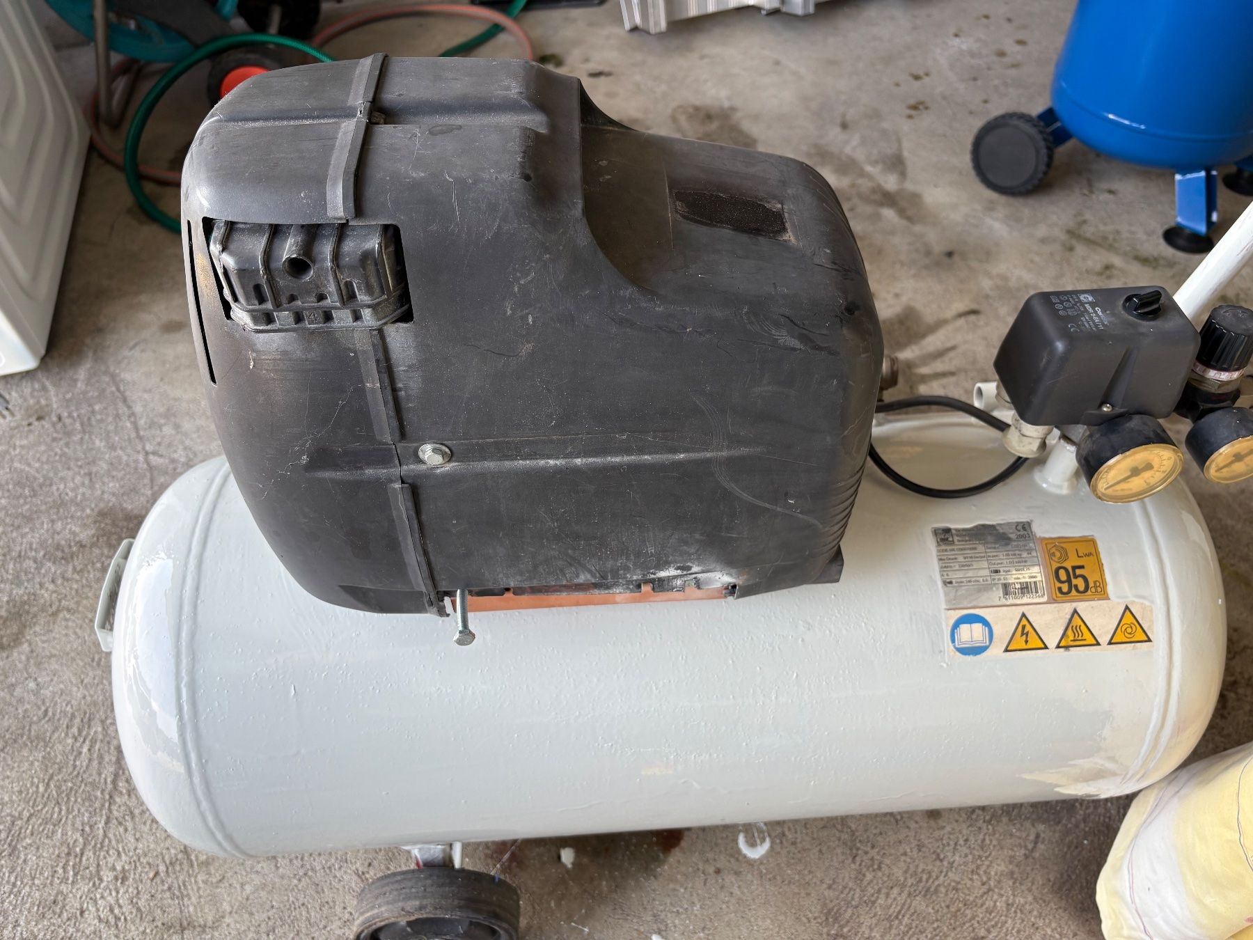 Compresseurs: Kompressor 50l 230v liftkompressor – D'occasion à Niedergösgen par flo_hqg6 1