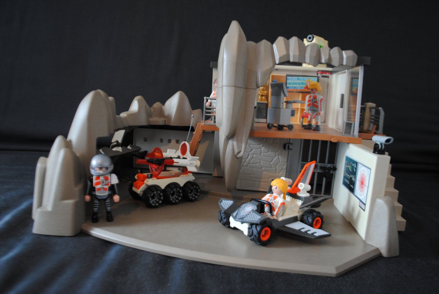 Playmobil Spielzeuge: PLAYMOBIL Agenten Hauptquartier Station 4875 – Gebraucht aus Rothenburg von Bison2 7