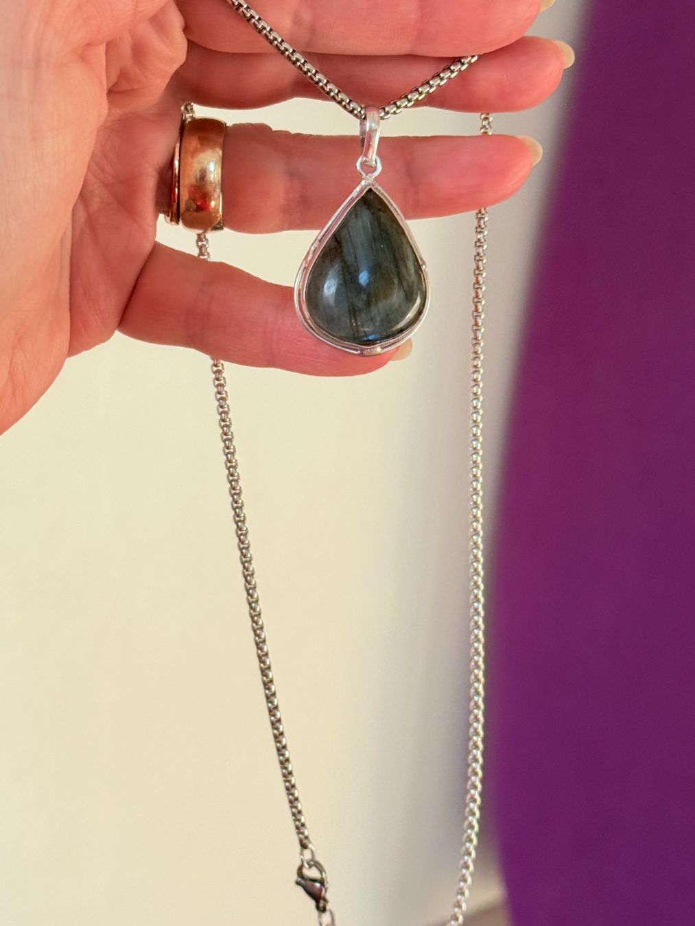Catenine: Collier avec pendentif en labradorite naturelle – Nuovo e nell'imballaggio originale da Genève venduto da AGBERG 1