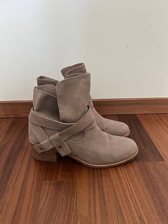 Ugg Scarpe per ragazze: Bottes ugg femmes t.39 – Usato da St-Prex venduto da feb_wd8w