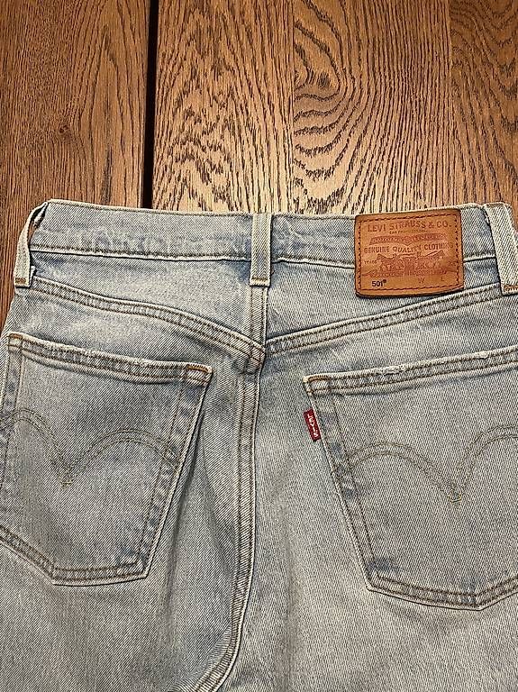 Levi's Jeans: Levi's Damen Premium Jeans W24/W26 – Gebraucht aus Spreitenbach von Levin1983 4