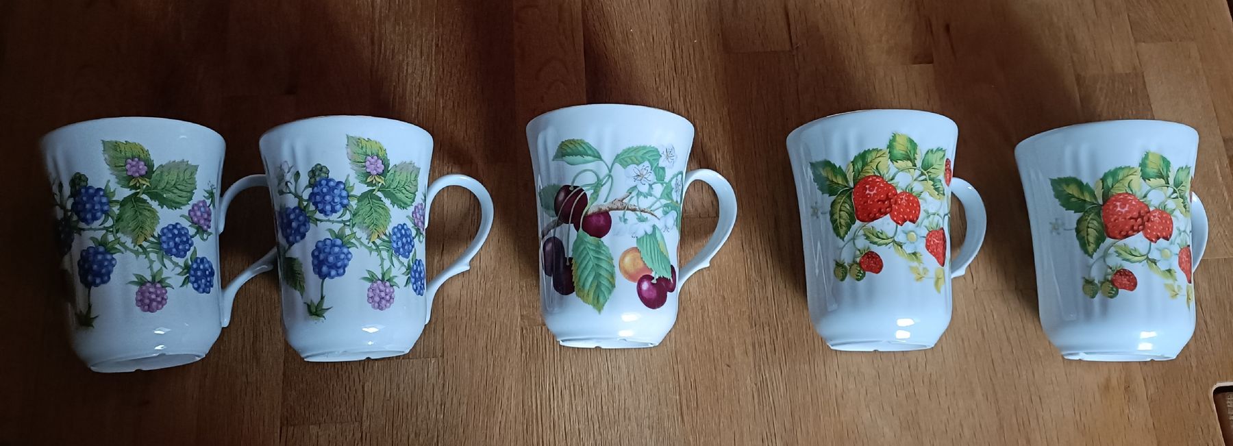 Tassen: Lot de 5 Tasses – Gebraucht aus Glovelier von rus_jk5v