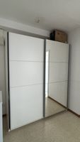 Kleiderschrank weiss mit Spiegeltür zwei Schiebetüren