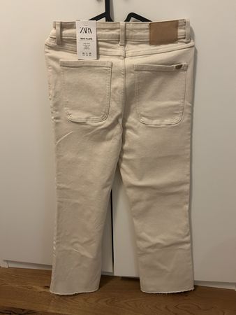ZARA Jeans (Grösse 36- nie getragen)