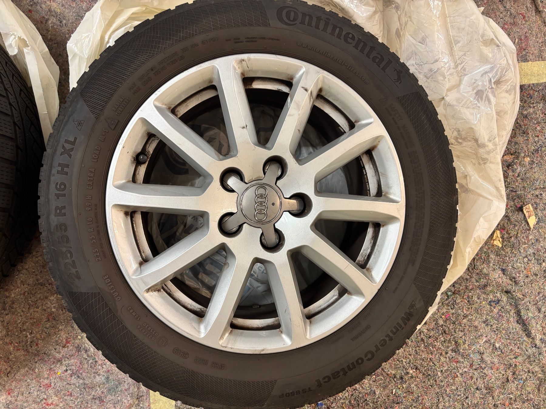 Audi Pneus & Roues: Audi a 4 Felgen – D'occasion à Luzern par edmundart 4