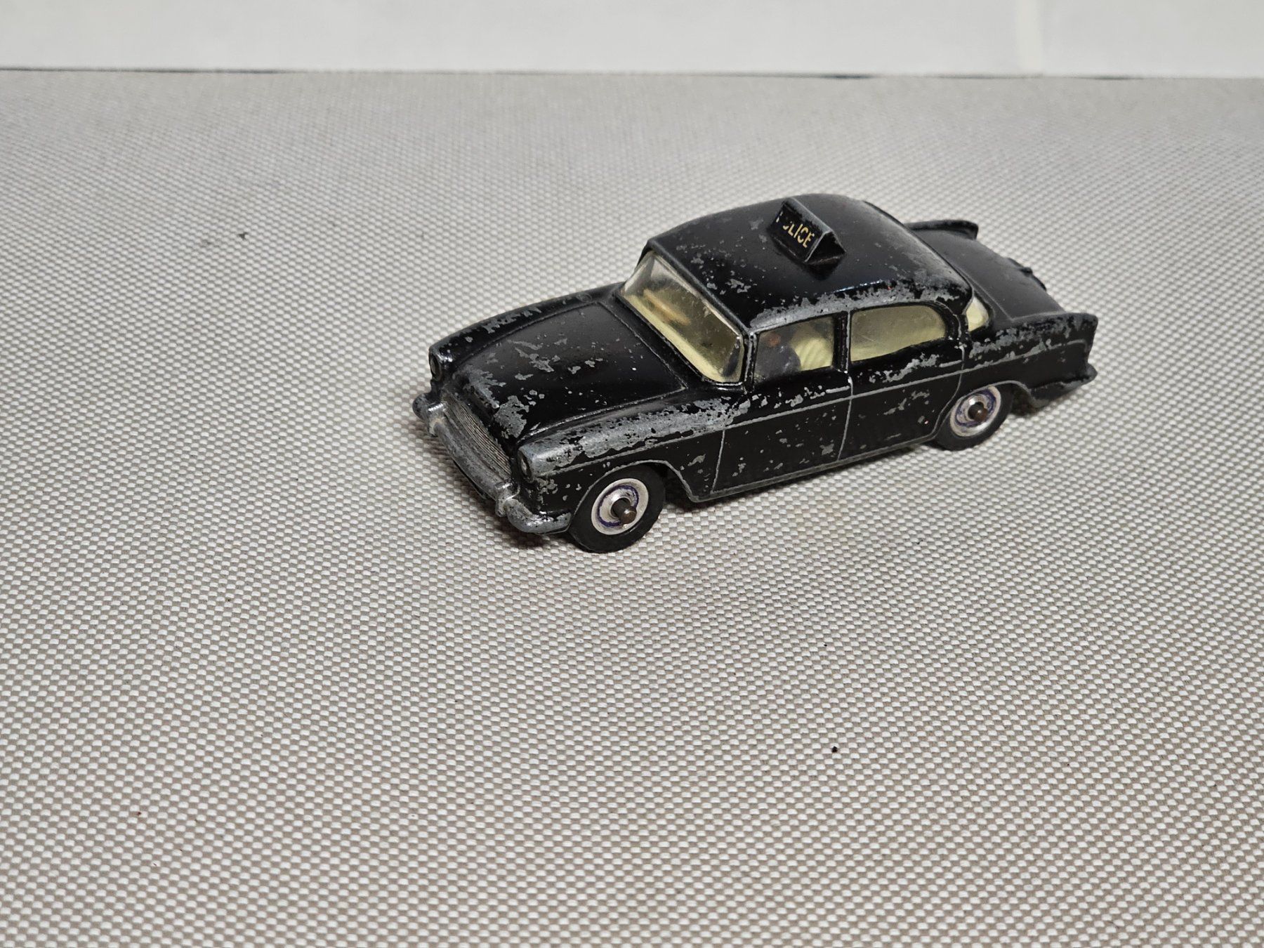 Dinky Toys Modellini d'auto: Dinky Humber Hawk Police – Usato da Starrkirch-Wil venduto da easygo13