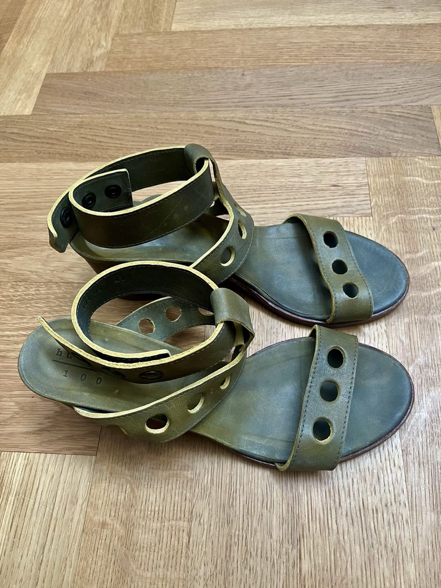 Damenschuhe: Sandale « hundred 100 » – Gebraucht aus Oltingen von ugradel