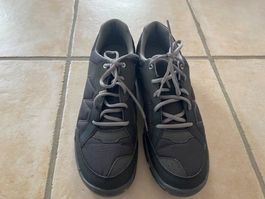 Neue Herren Sportschuhe Gr. 44 Decathlon