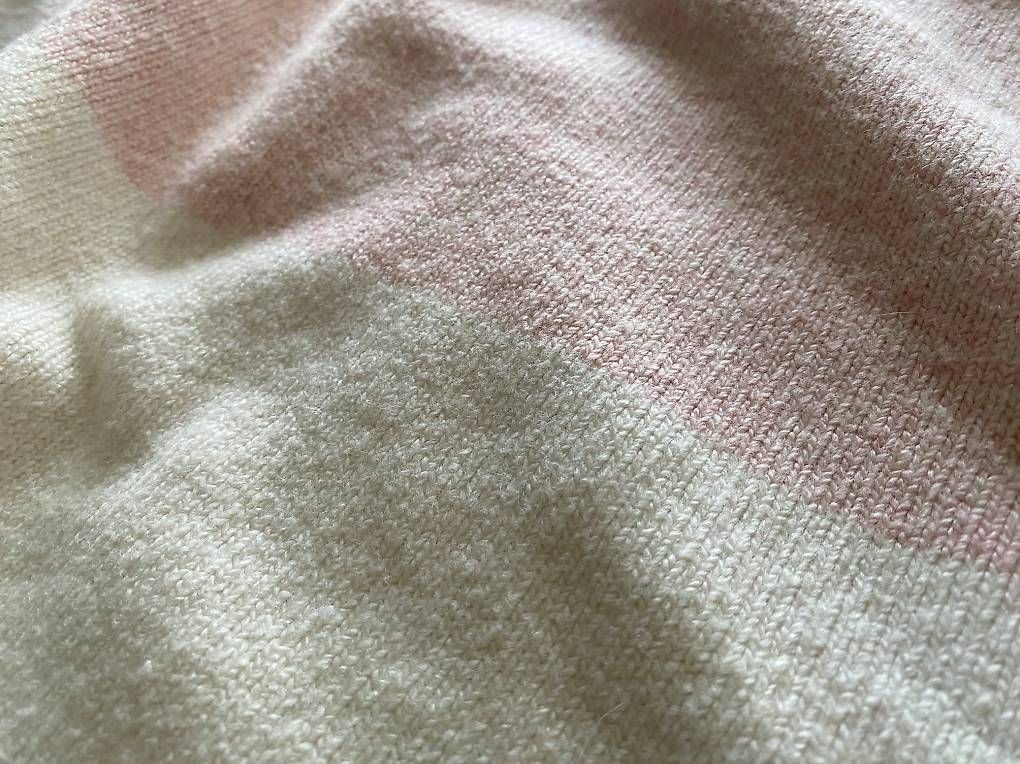 Pullover & Sweatshirts: Pastellfarbener Rollkragenpullover – Neu und originalverpackt aus Zürich von iri_cyr9 1