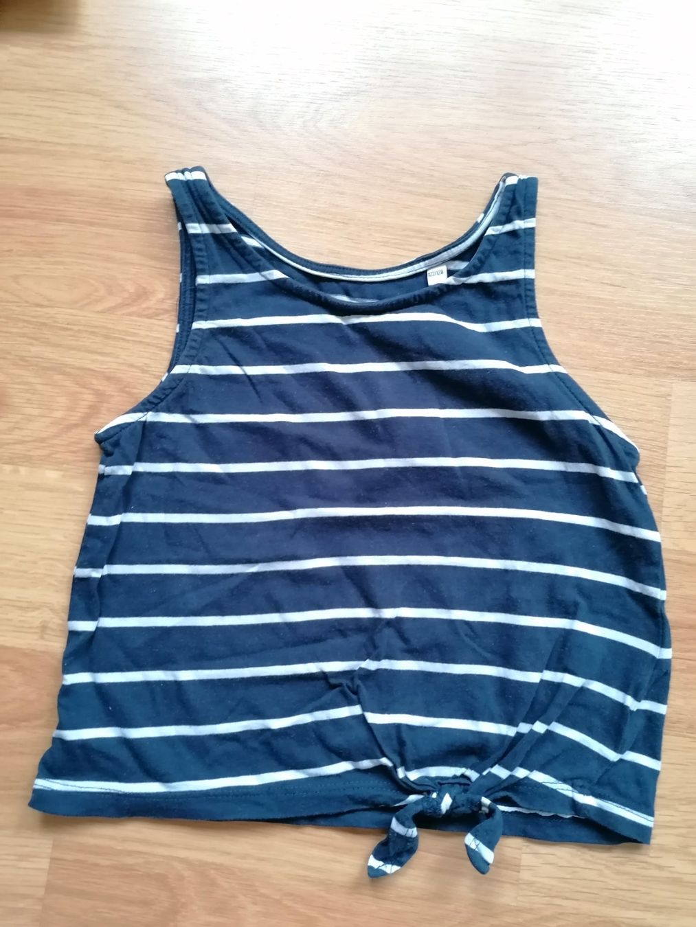 Camicette, T-shirt & Top: Top Gr. 122 / 128 – Usato da Büttikon AG venduto da Amineah