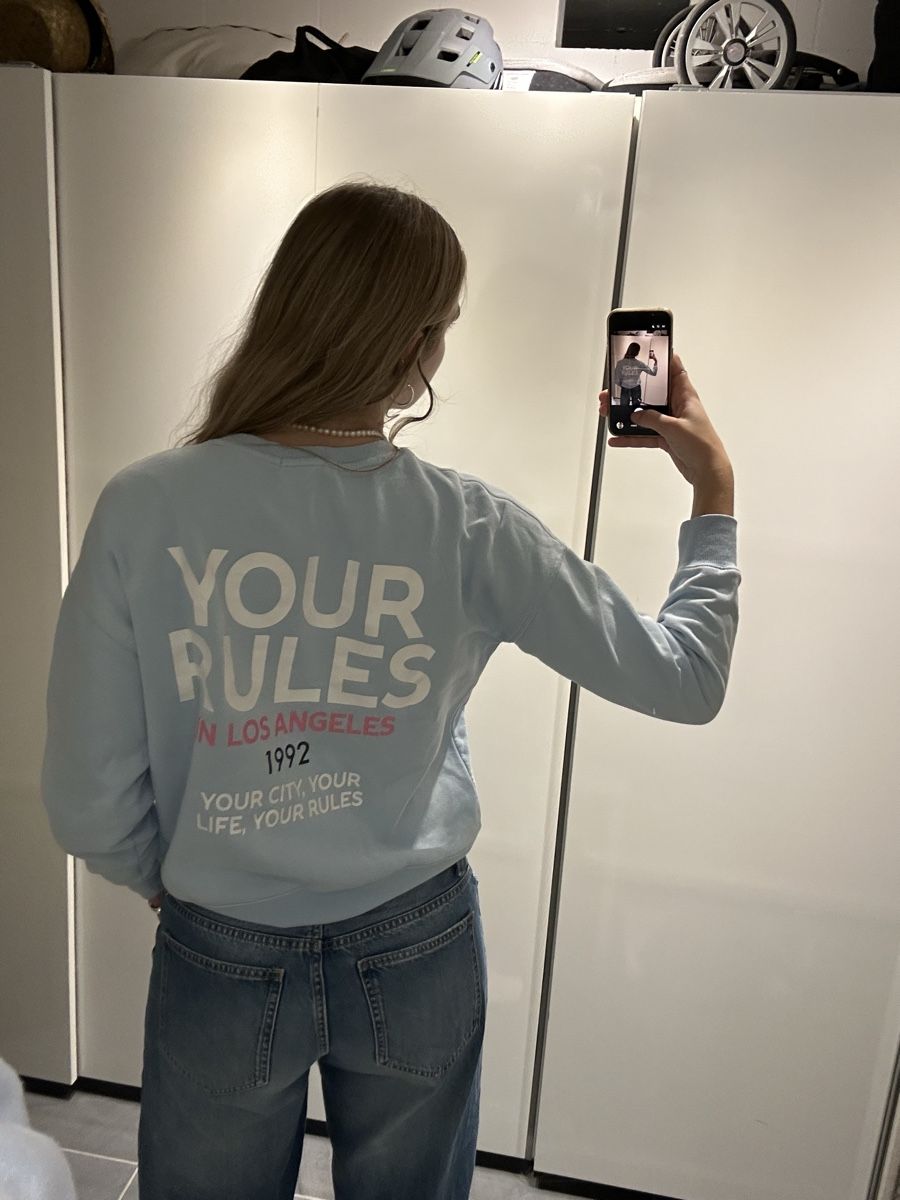Maglioni & Felpe: Sweatshirt mit Backprint – Usato da Niederurnen venduto da hee_s95t 1