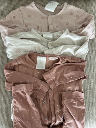 3 pyjamas H&M size 86 