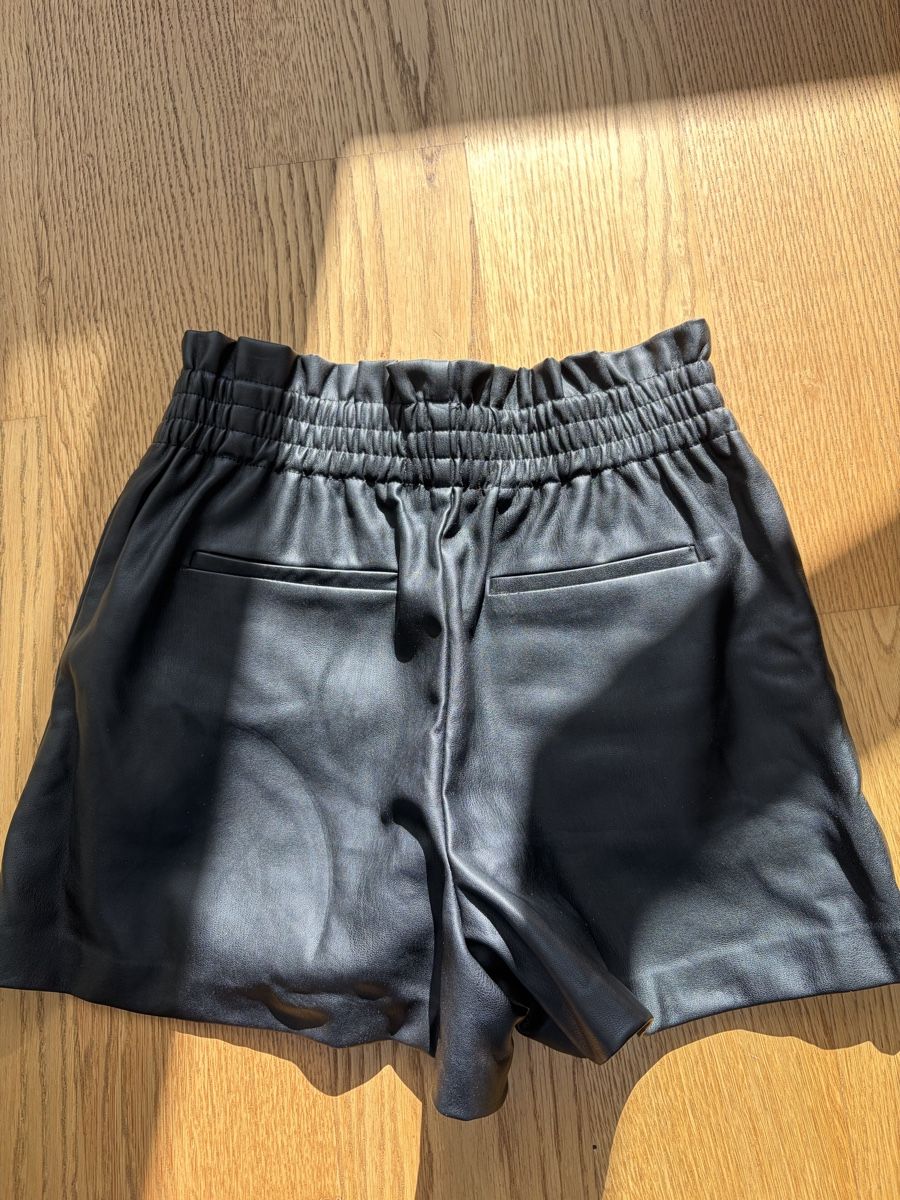 Zara Hosen: Schwarze Leder Shorts Zara Gr. S – Gebraucht aus Bern von jeanine_bieri 2