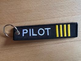 Schlüsselanhänger PILOT llll. 12.8cm L x 3cm B