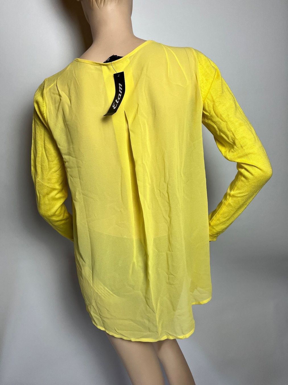Etam Pullover & Sweatshirts: Fein-Pullover mit V-Ausschnitt Etam, Grösse S – Neu und originalverpackt aus Rudolfstetten von gst_g7xl 1