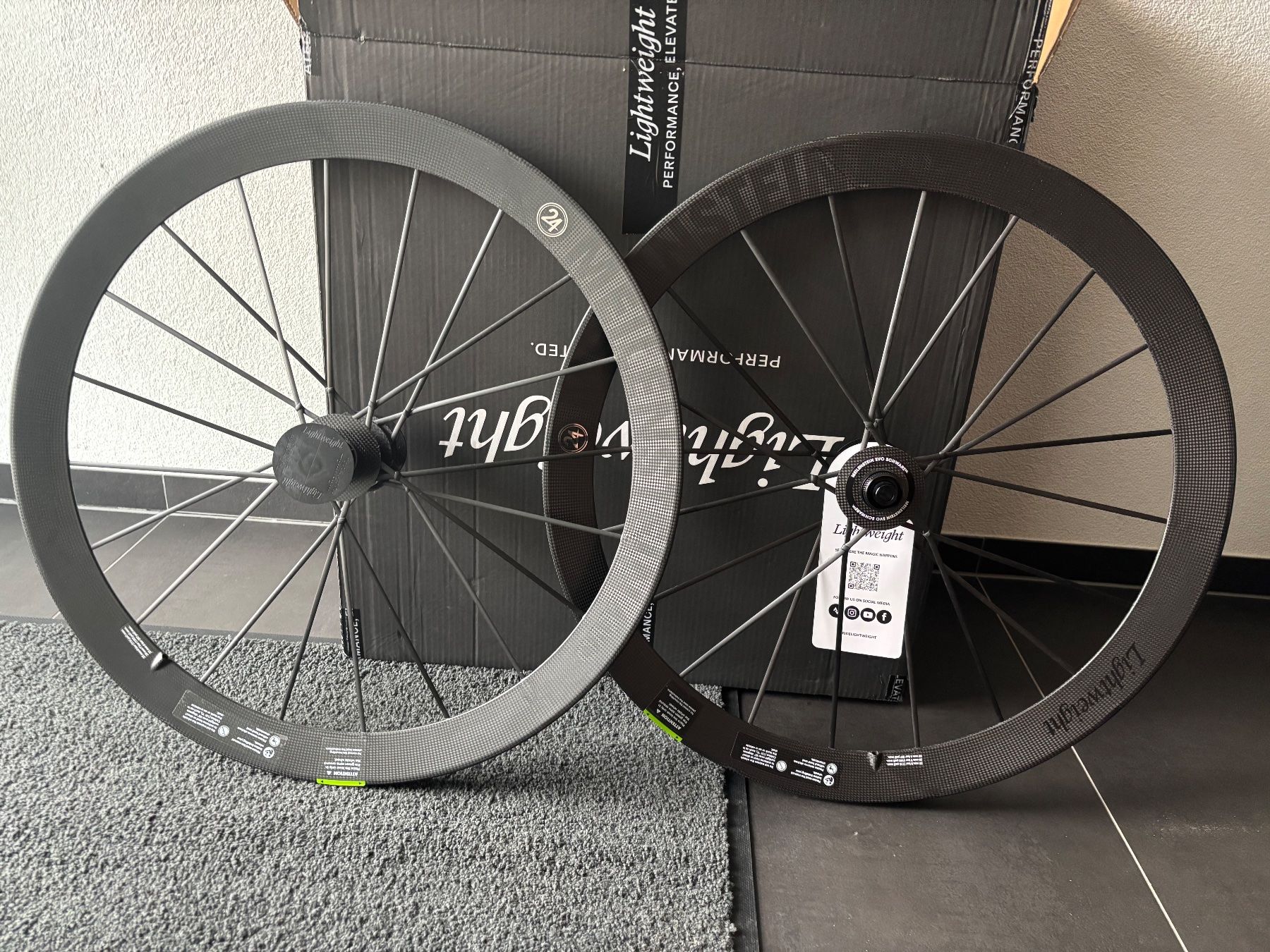 Pezzi di ricambio: Lightweight Meilenstein Evo Disc Schwarz SRAM XDR – Nuovo e nell'imballaggio originale da Kaltbrunn venduto da twezh