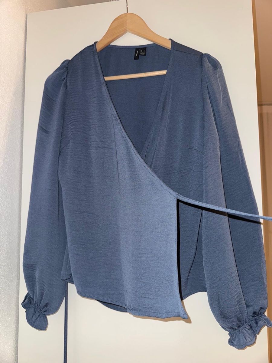 Blusen: Elegante bluse zum schnüren – Gebraucht aus Zofingen von ismail01a