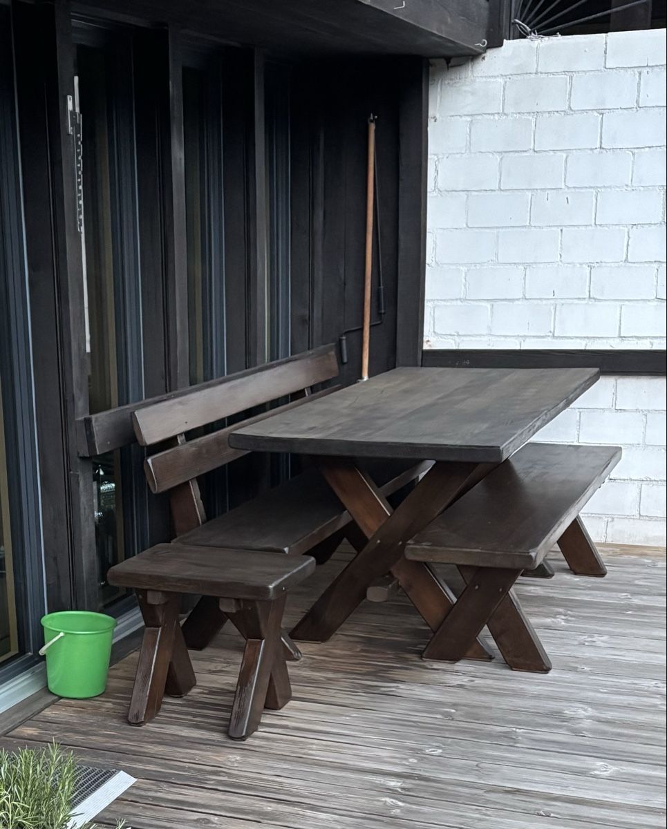 Set de table et chaises: Rustikale Gartensitzgruppe – D'occasion à Biel/Bienne par sab_9mvr 1