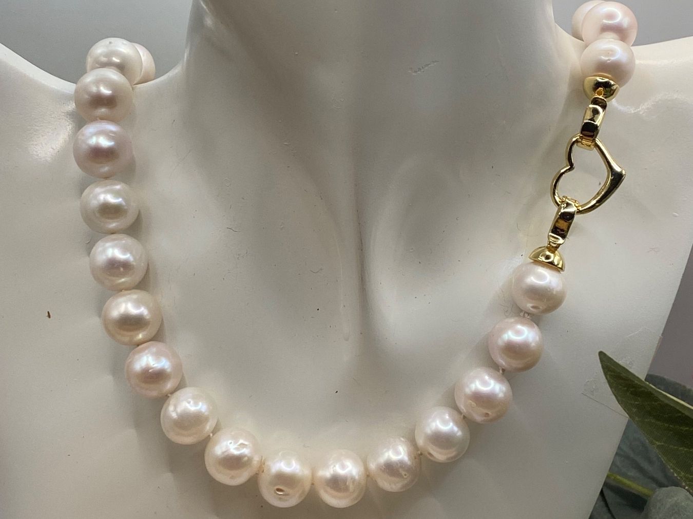 Catenine: Süsswasserperlen Collier mit leichtem beigen Überton – Nuovo (secondo la descrizione) da Luzern venduto da S.Kern01 1