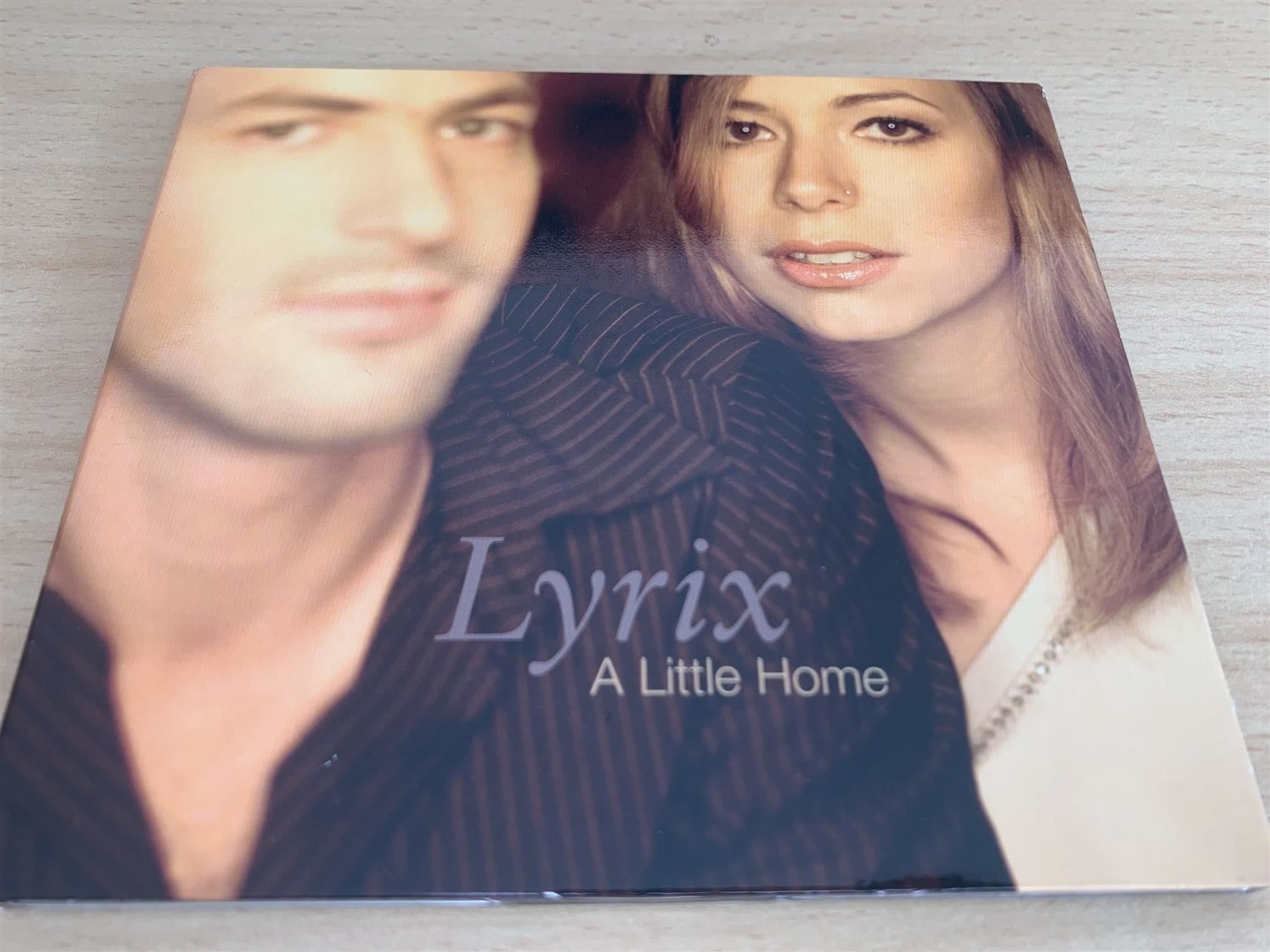 CD: Lyrix – A Little Home – Usato da Rikon im Tösstal venduto da Alpenmutz