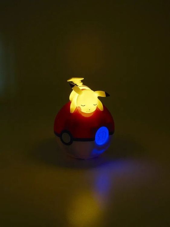 POKEMON - PIKACHU POKEBALL - RÉVEIL AVEC LAMPE LED (Neu und ...