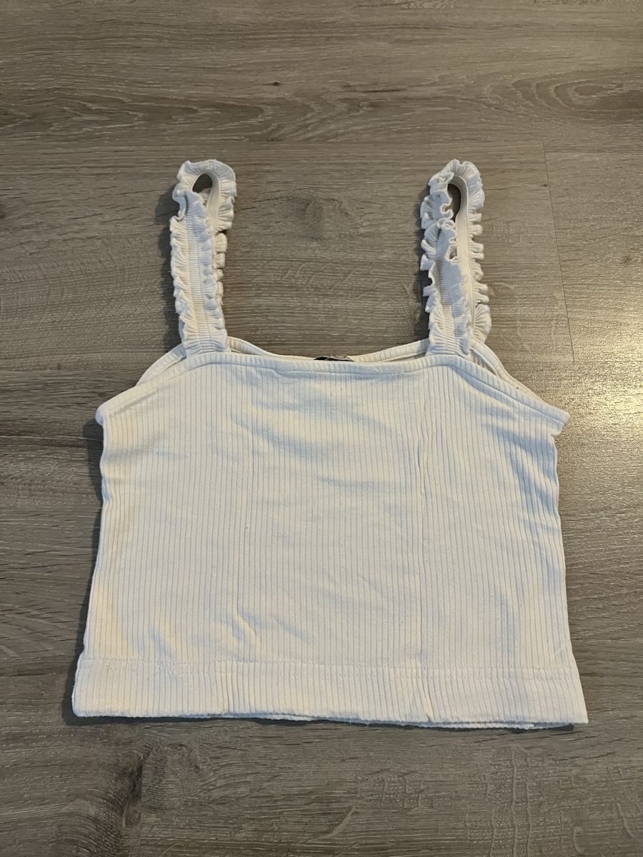 Lotti & Set di vestiti: Lot de 2 tops blancs – Nuovo (secondo la descrizione) da Les Geneveys-sur-Coffrane venduto da papoute 2