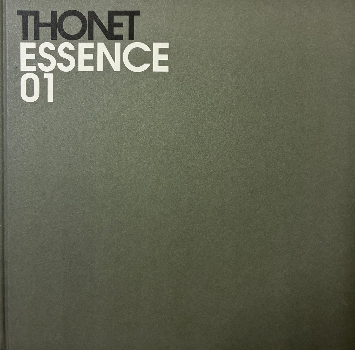 Bücher: Thonet Essence 01-Brandbook – Gebraucht aus Klingnau von Joal4