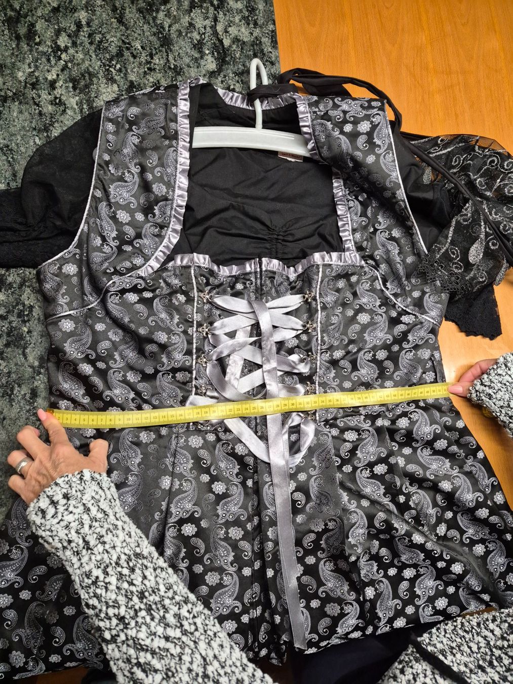 Costumes: Dirndl Grösse 52 – D'occasion à Emmenbrücke par Bruhae 2