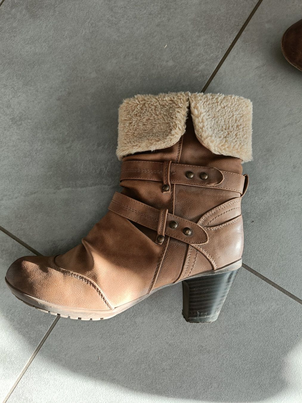 Scarpe da donna: Stiefeletten – Usato da Jaberg venduto da urig17. 1