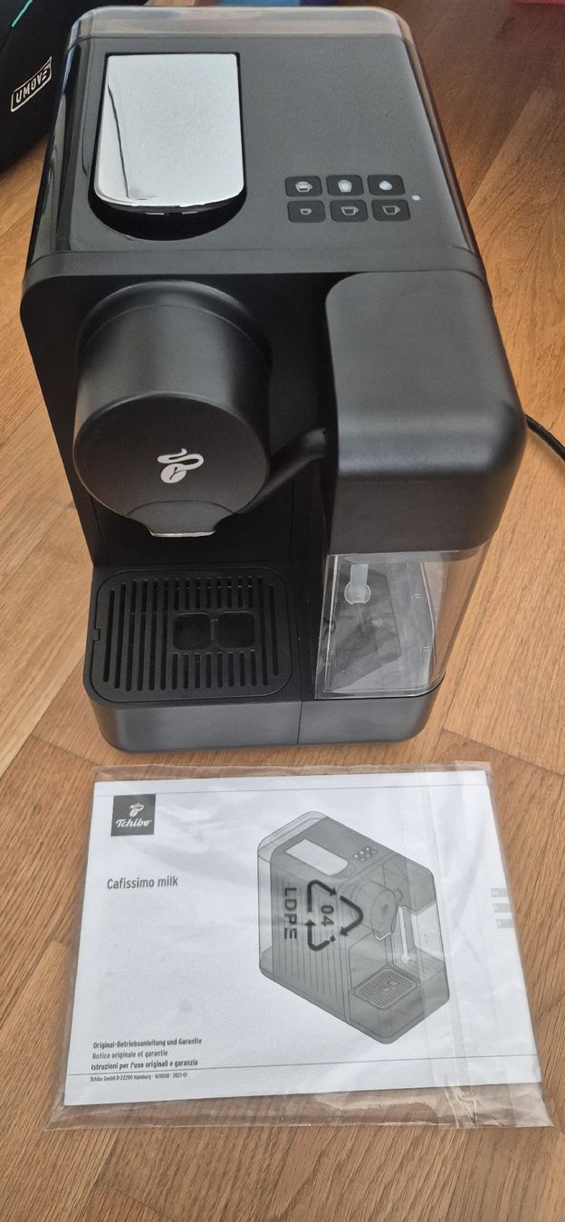 Tchibo Kaffeemaschinen & Espressomaschinen: Tchibo Cafissimo Milk – Gebraucht aus Beringen von Zsuzsi94