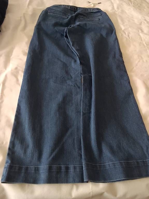 Jeans: Jeans taille à cordon – Neu und originalverpackt aus Yverdon von Nany6