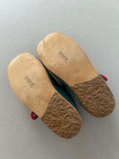 Tiger Swiss Scarpe per ragazzi: Samtfinkli von Tiger Swiss – Nuovo e nell'imballaggio originale da Luzern venduto da Ruth412 2