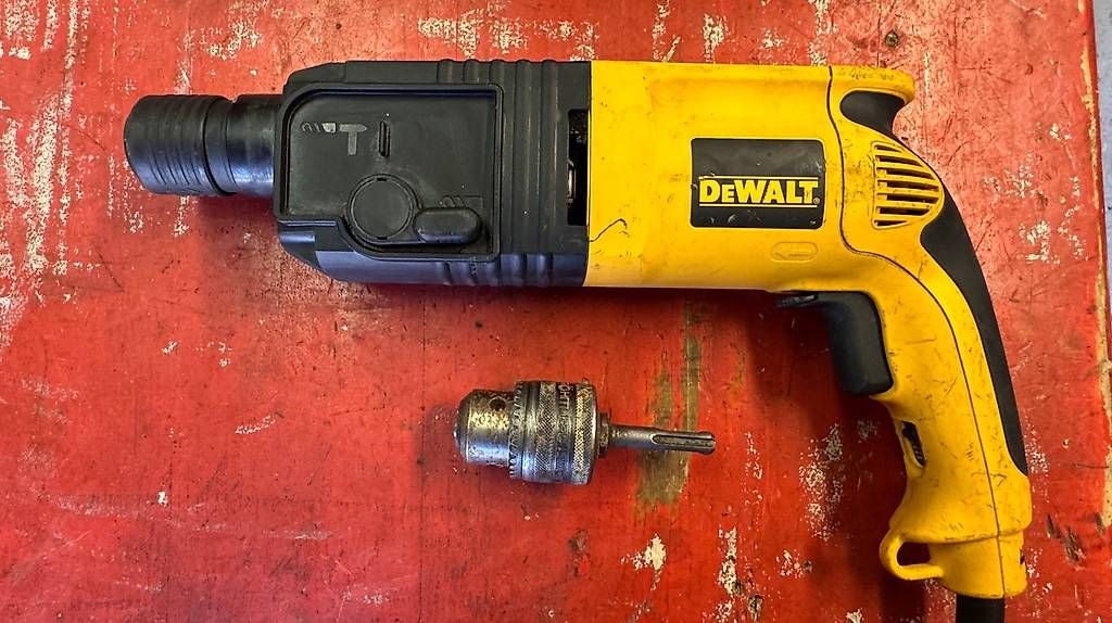 Tutti gli attrezzi: Marteau-perforateur Dewalt type 2 – Usato da Correvon venduto da EstebanEnero 4