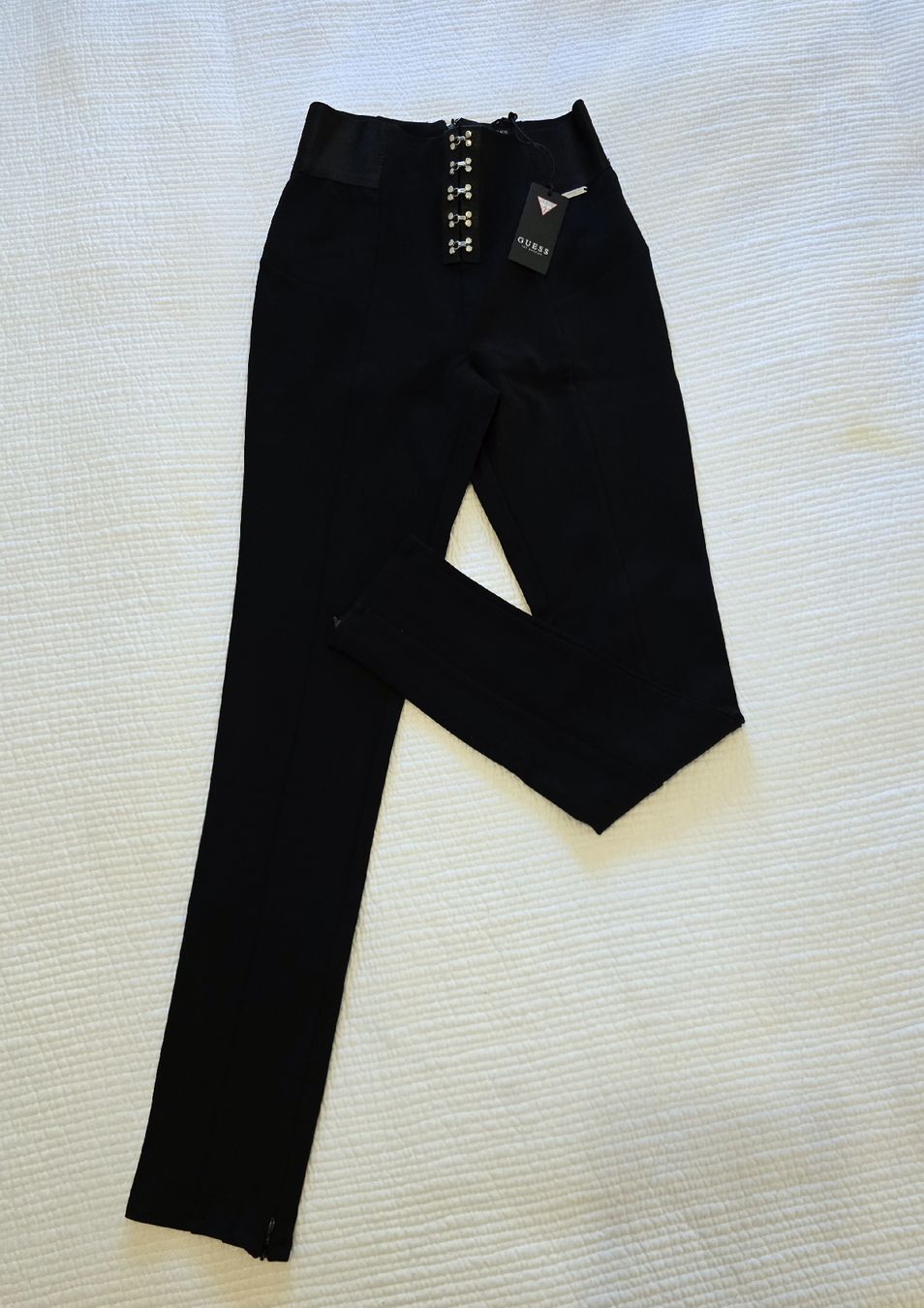Guess Leggings: Legging Guess, taille S, neuf avec étiquette – Nuovo e nell'imballaggio originale da Genève venduto da cec_d6pg