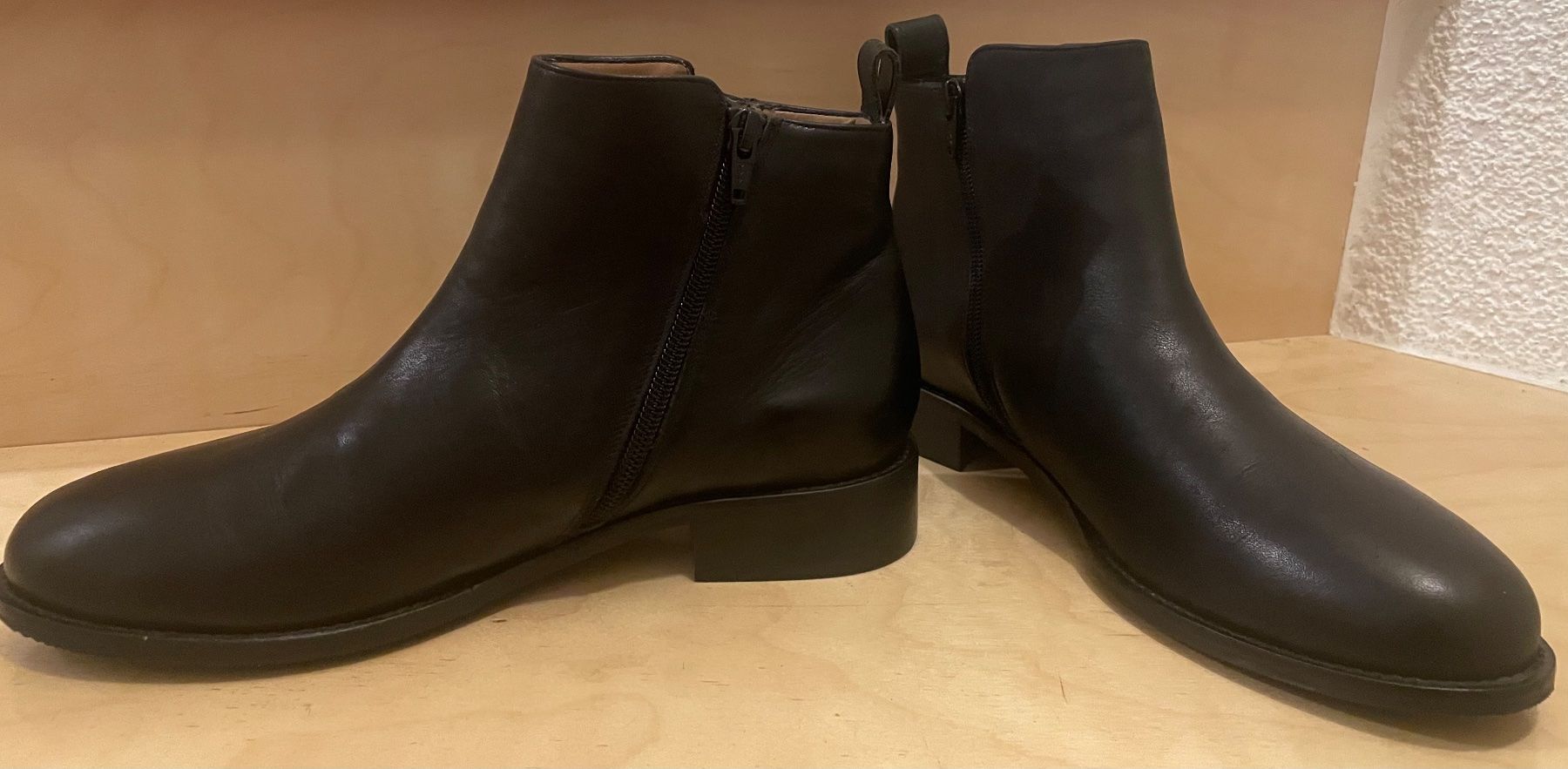 Scarpe da donna: Schwarze Lederstiefeletten, Vera Comma, Gr. 39 – Usato da Uster venduto da jelk 6
