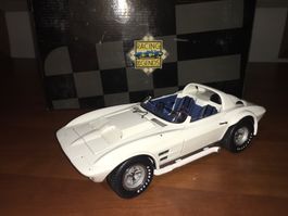 Corvette Grand Sport 1/18 EXOTO !! no Greenlight