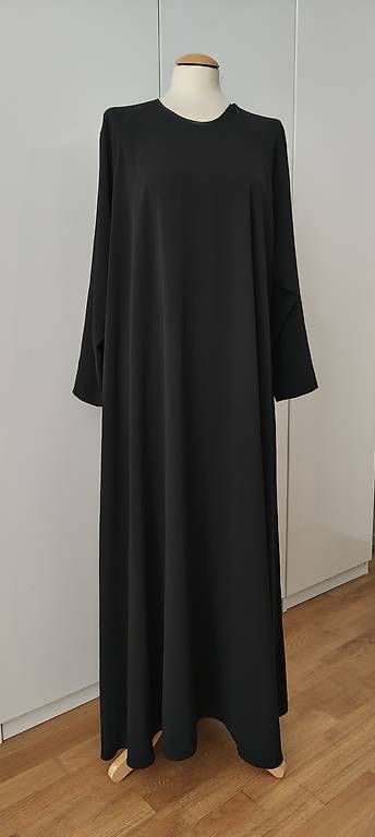 Vestiti: Kleid/Abaya schwarz mit Reissverschluss – Usato da Basel venduto da ukhtyy