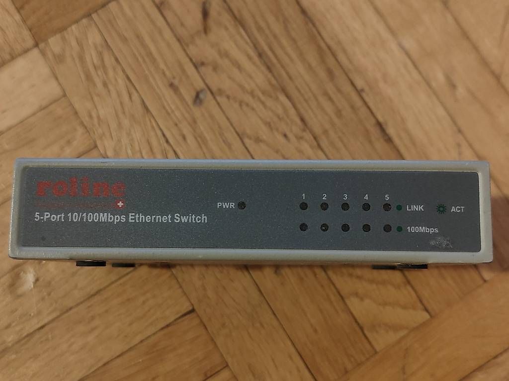 Hub & Switch: Switch Ethernet Roline 5 ports 10/100 Mbps – Usato da Renens VD venduto da sin_sdr6