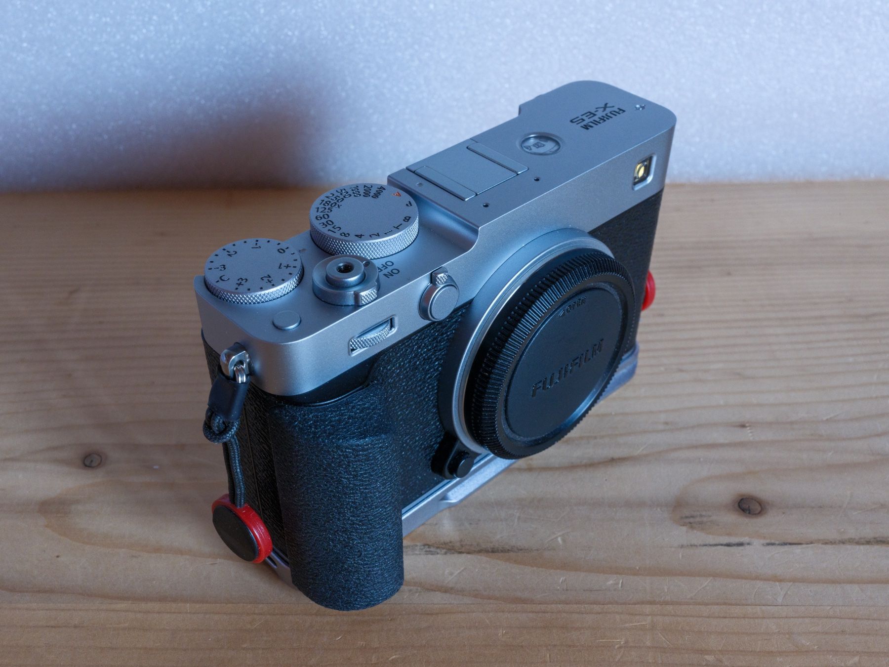 Fujifilm Fotocamera: Fujifilm X-E5 + 2 Objektive und Zubehör – Nuovo (secondo la descrizione) da Rohrbach venduto da Fomo