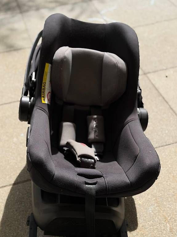Seggiolini per auto: Kindersitz Nuna mit Base – Usato da Basel venduto da yan_7n6g