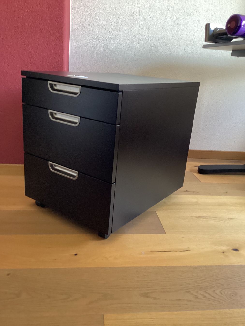 Ikea Banconi: Schwarzer Schubladencontainer auf Rollen – Usato da Dürnten venduto da Quinson 2