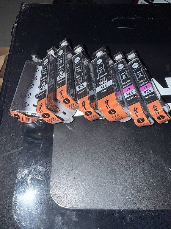 Canon Cartucce per stampanti & toner: Original Canon Tintenpatronen Set 7 Stk.PGI-525 / CLI-526 – Nuovo e nell'imballaggio originale da Unterseen venduto da sma_6fph 2