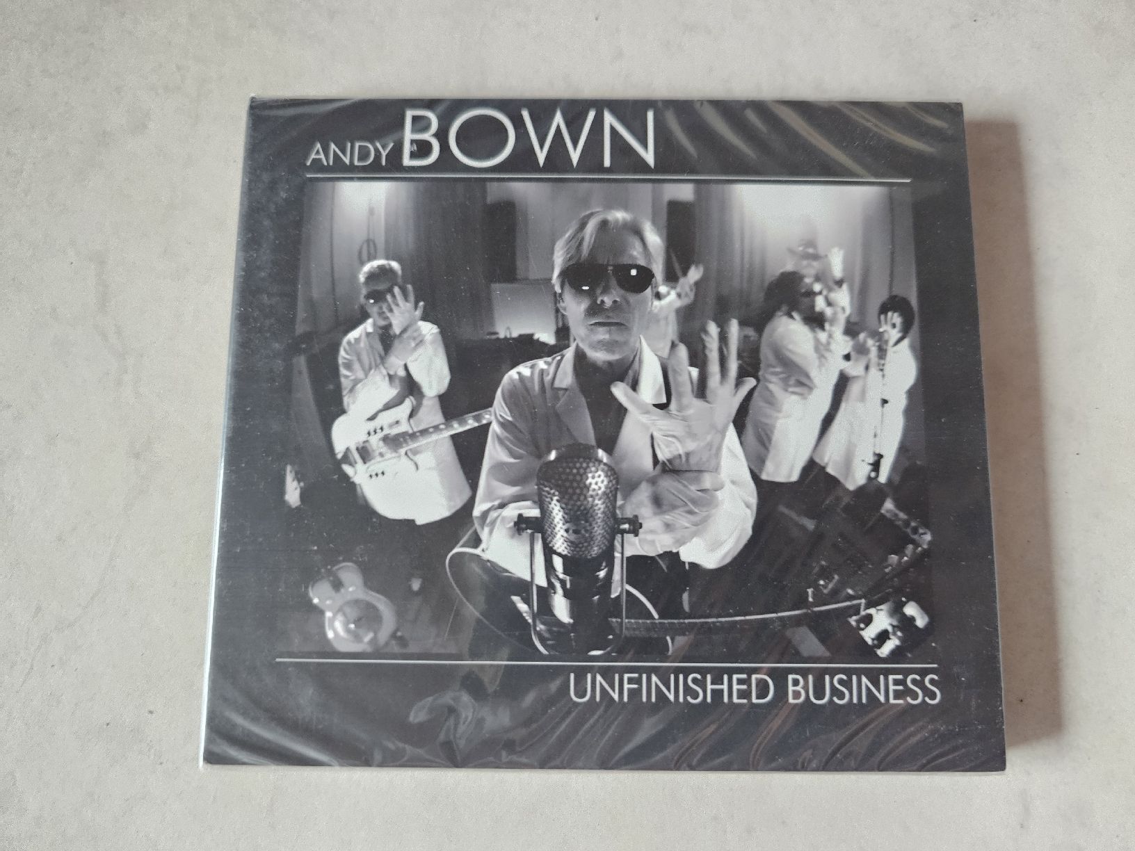 CD: Andy Bown  -  Unfinished Business / Fabrikneu – Nuovo e nell'imballaggio originale da Schneisingen venduto da backstore24