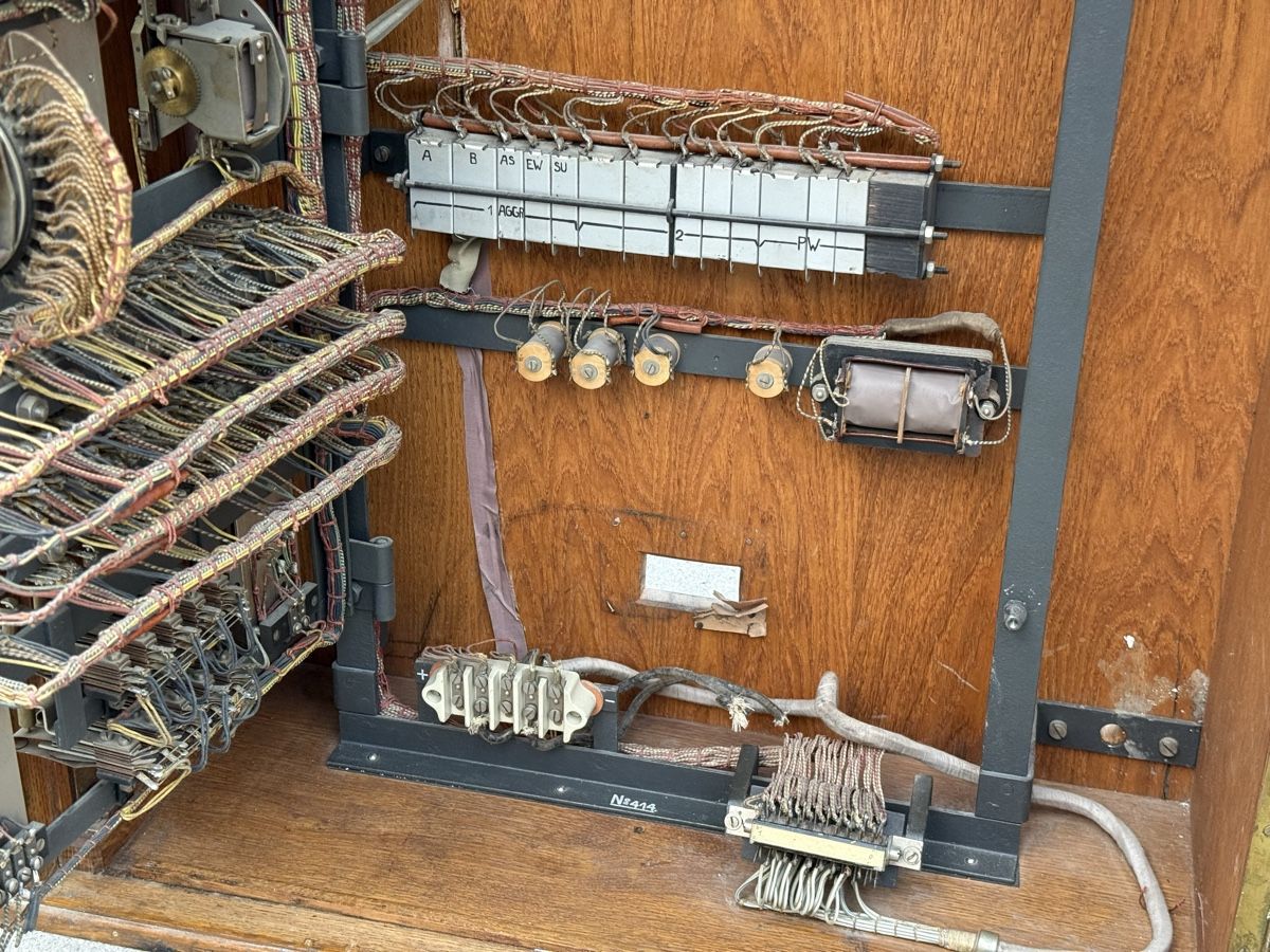Telefone: Centrale téléphonique AUTOPHON Soleure vers 1940 – Gebraucht aus Sierre von OCNL 7