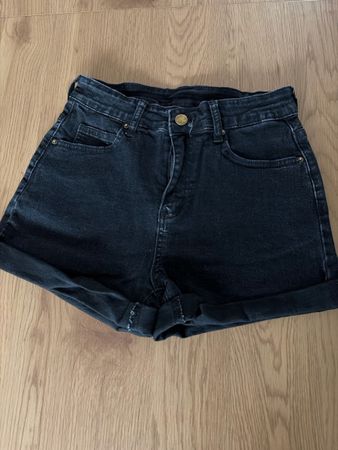 Jeans Shorts schwarz Damen Grösse M NEU