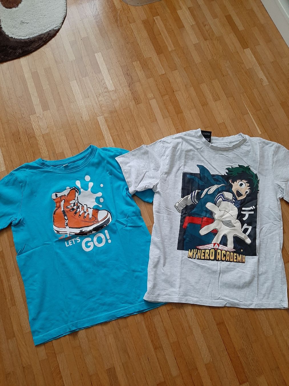 Camicie, T-shirt & Polo: Lot de t-shirts garçon taille 140 – Nuovo (secondo la descrizione) da Petit-Lancy venduto da pecaesculca 1